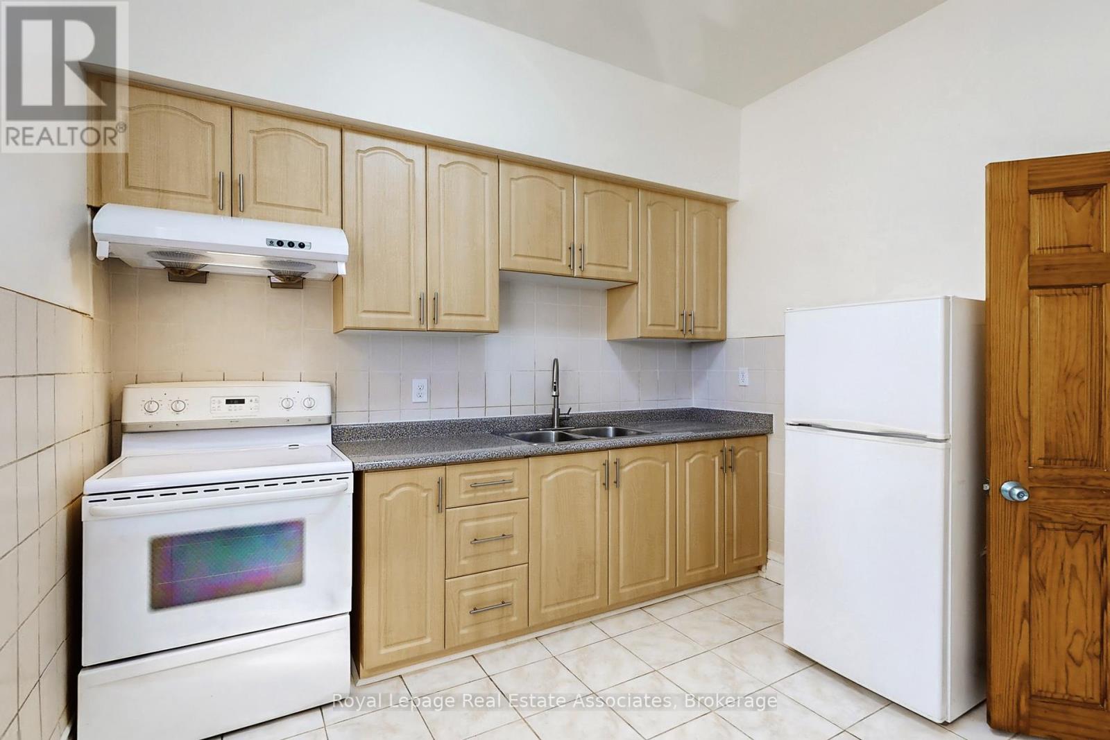 143 Seaton Street, Toronto, Ontario  M5A 2T2 - Photo 16 - C12448893