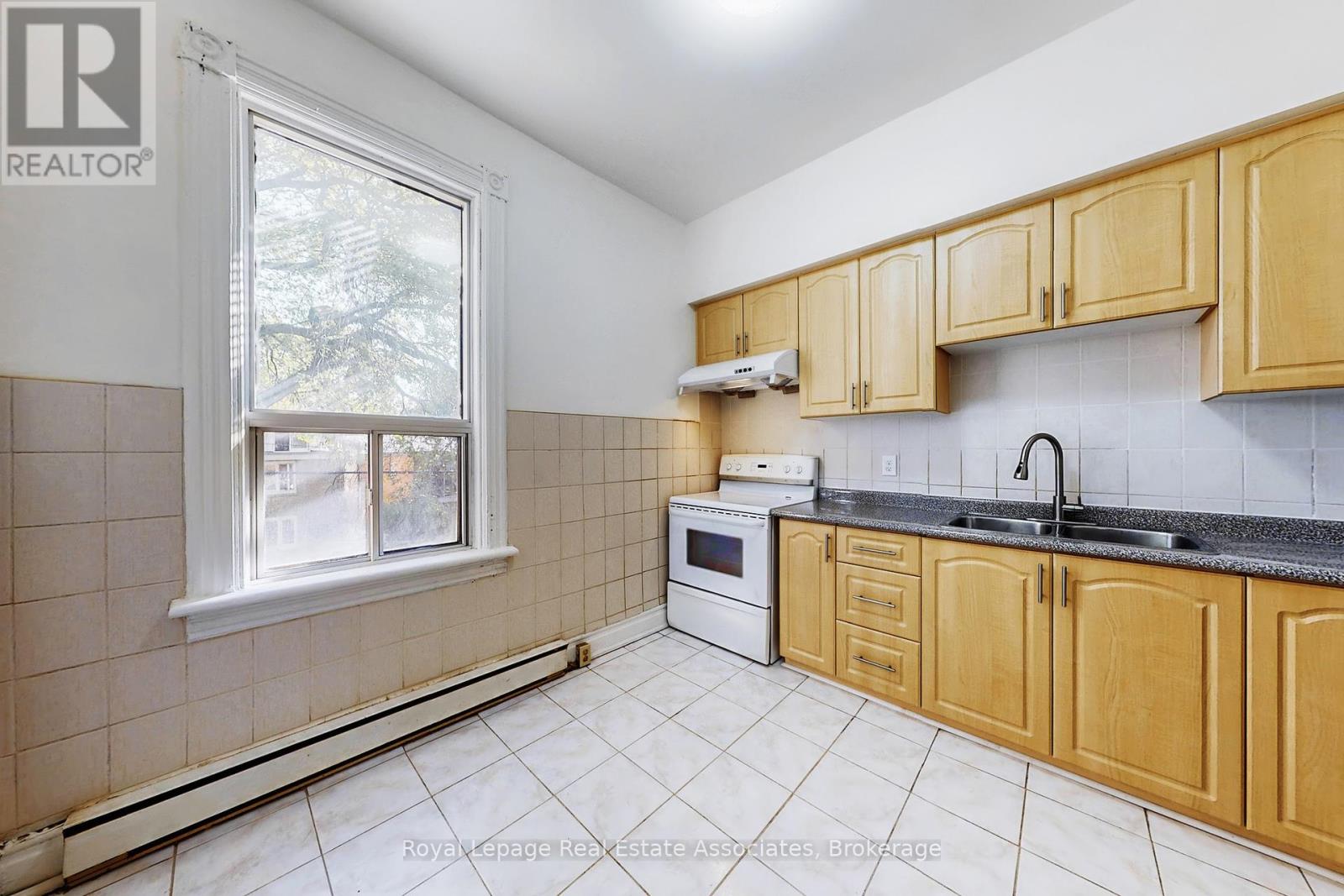 143 Seaton Street, Toronto, Ontario  M5A 2T2 - Photo 15 - C12448893