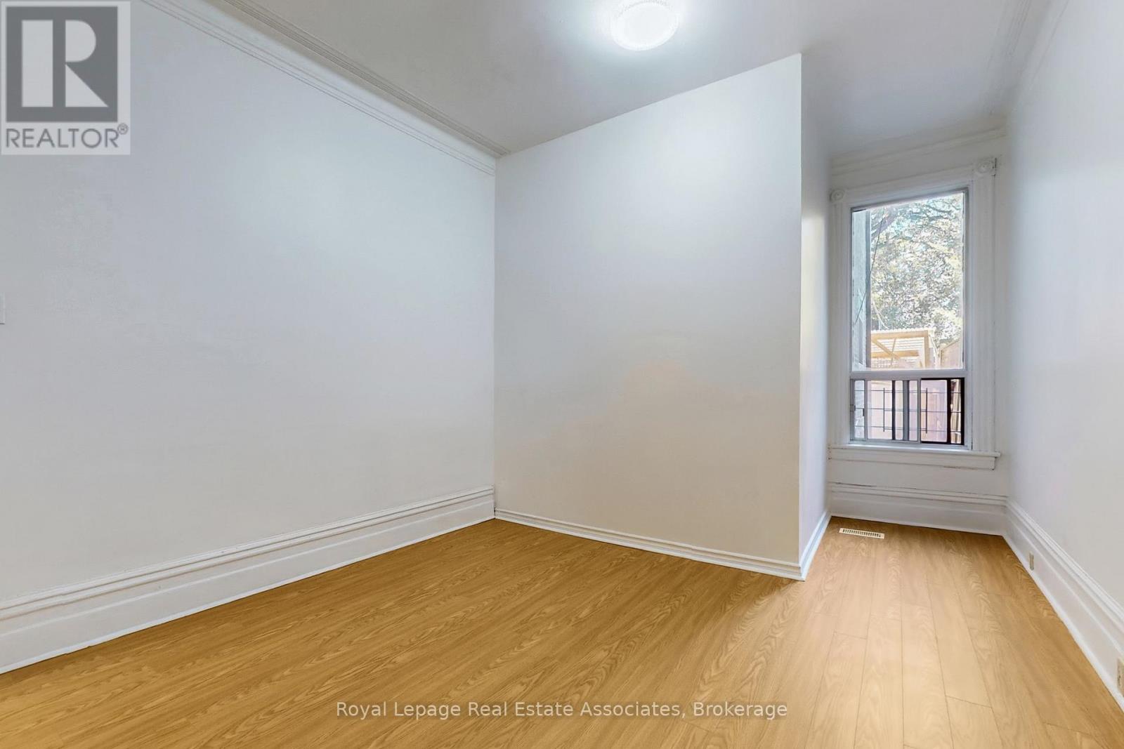 143 Seaton Street, Toronto, Ontario  M5A 2T2 - Photo 11 - C12448893