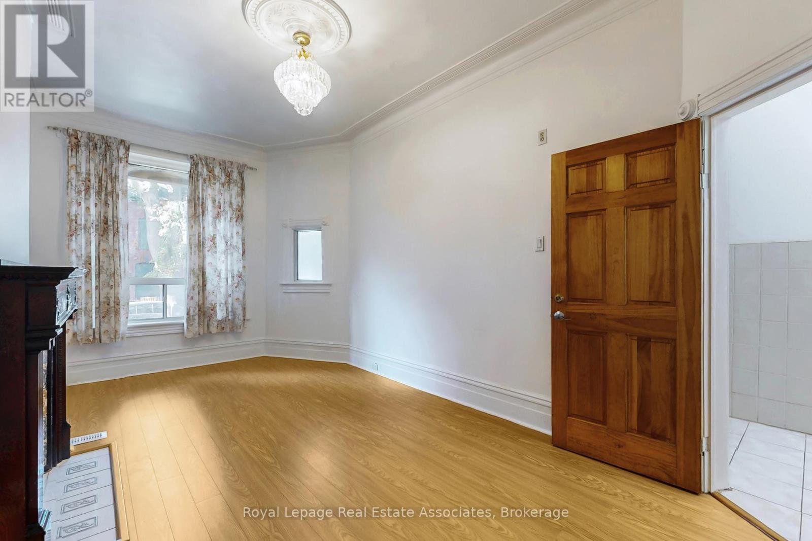 143 Seaton Street, Toronto, Ontario  M5A 2T2 - Photo 3 - C12448893