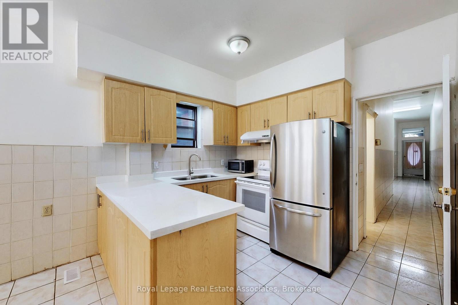 143 Seaton Street, Toronto, Ontario  M5A 2T2 - Photo 5 - C12448893