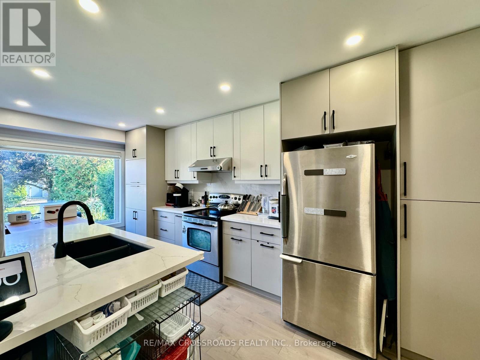 93 Barnwell Drive, Toronto, Ontario  M1V 1Z1 - Photo 10 - E12449517