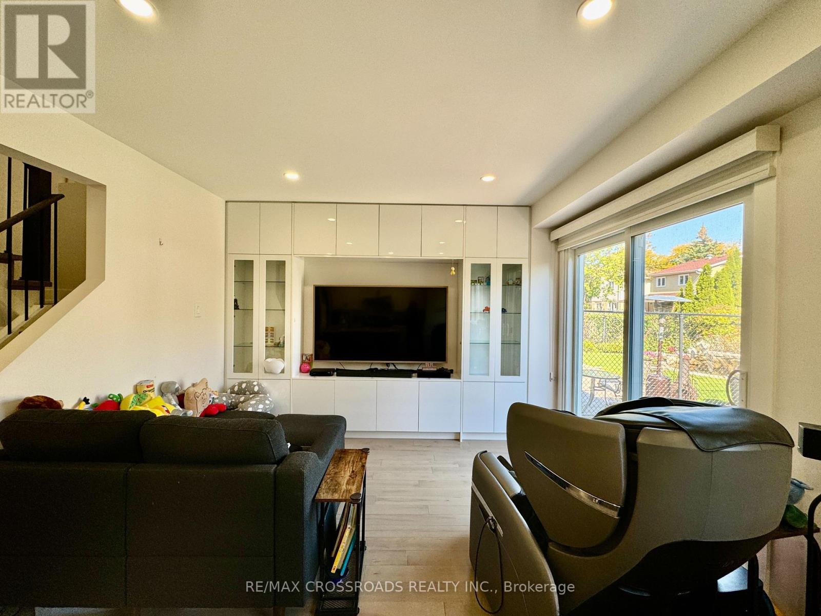 93 Barnwell Drive, Toronto, Ontario  M1V 1Z1 - Photo 14 - E12449517