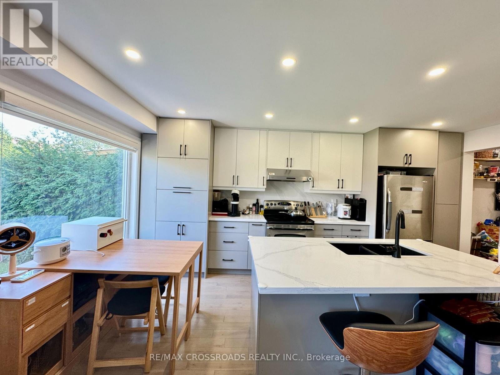 93 Barnwell Drive, Toronto, Ontario  M1V 1Z1 - Photo 8 - E12449517