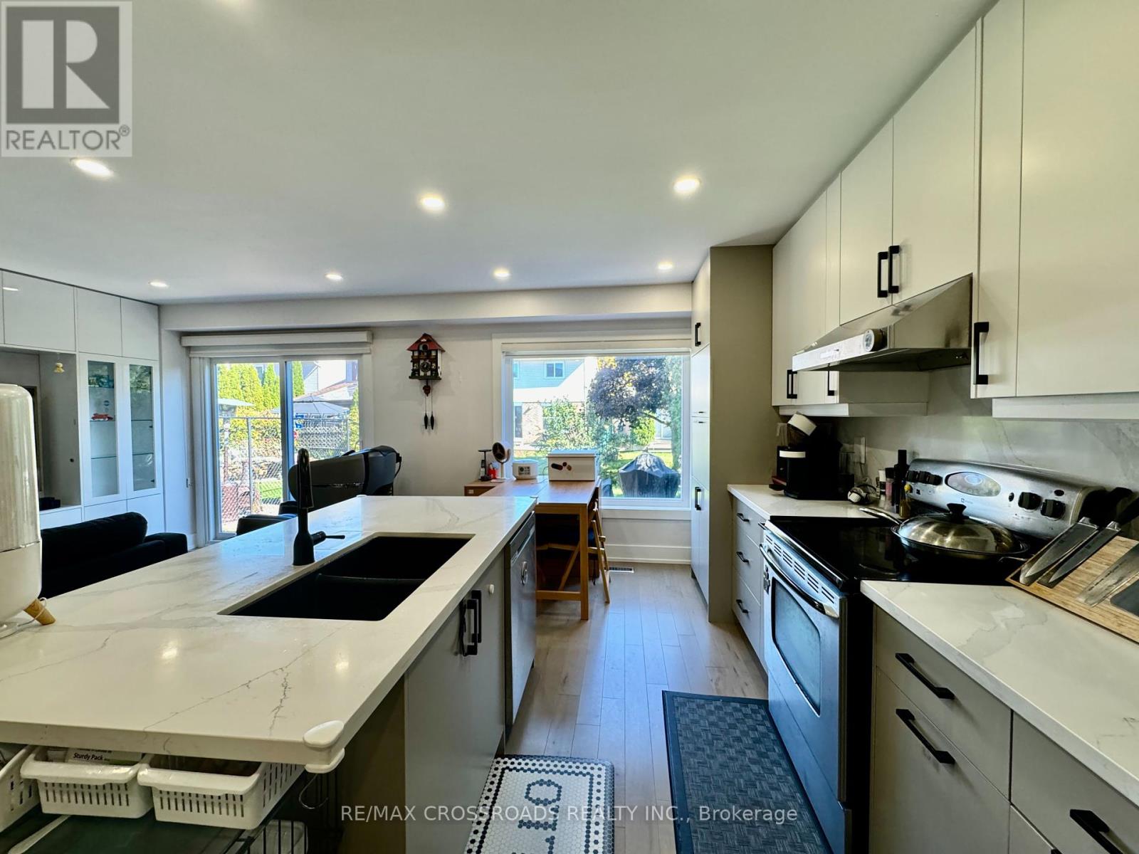 93 Barnwell Drive, Toronto, Ontario  M1V 1Z1 - Photo 9 - E12449517