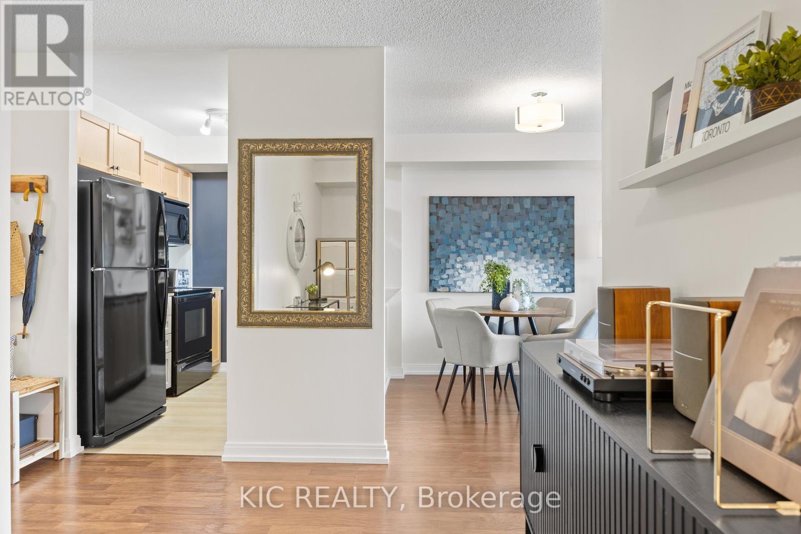 2312 - 181 Village Green Square, Toronto (Agincourt South-Malvern West), Ontario  M1S 0K6 - Photo 4 - E12449589
