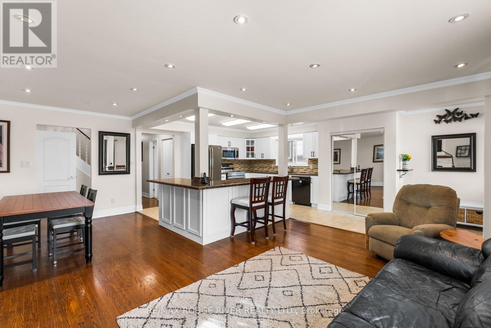 22 Tweedrock Crescent, Toronto (Morningside), Ontario  M1E 4L5 - Photo 3 - E12449595