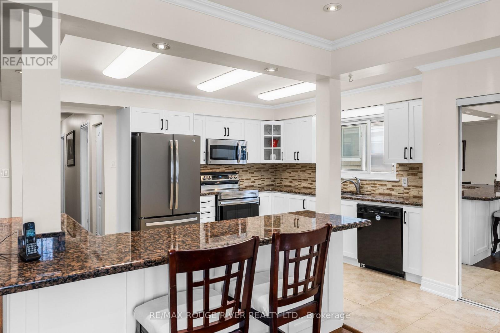 22 Tweedrock Crescent, Toronto (Morningside), Ontario  M1E 4L5 - Photo 4 - E12449595