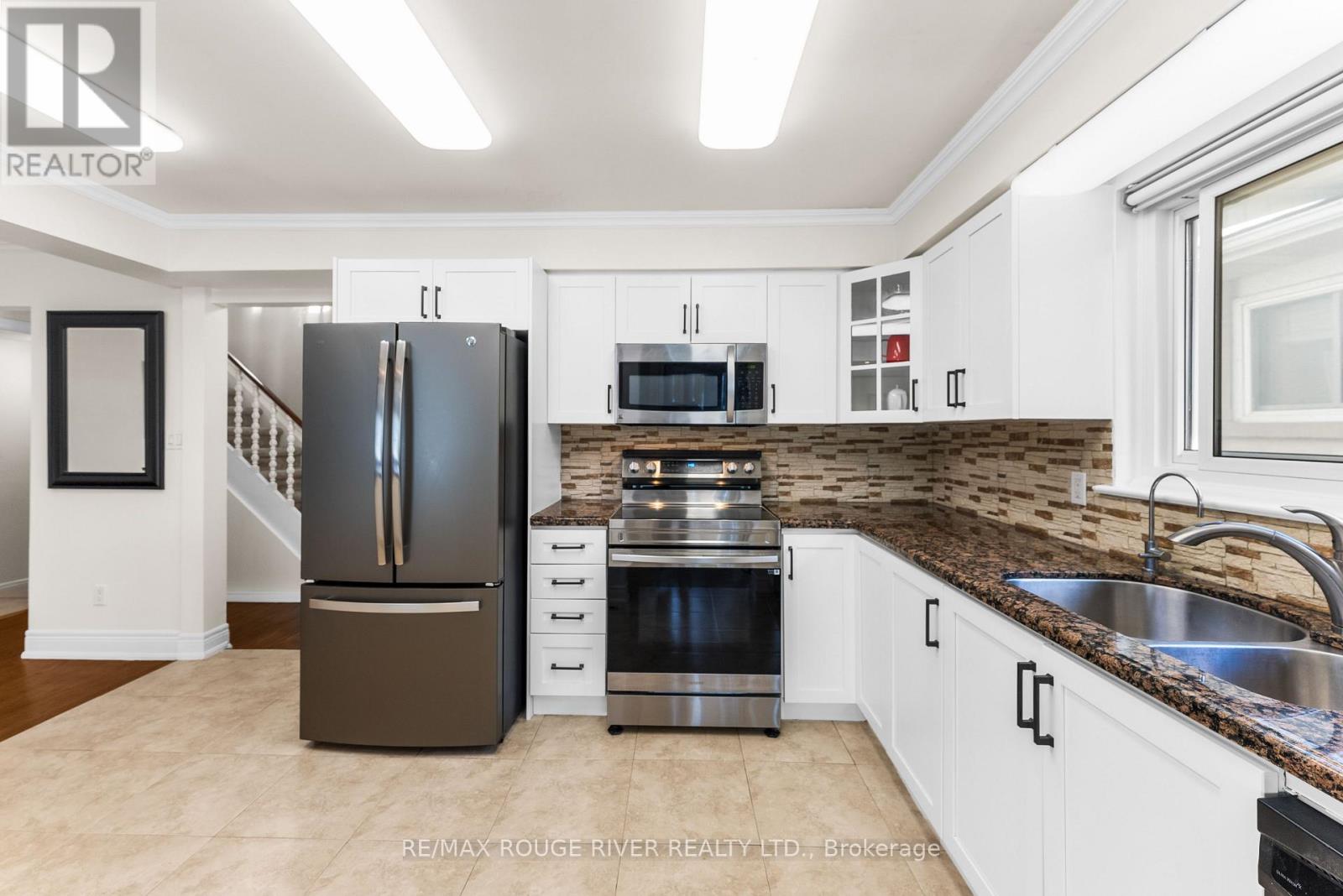 22 Tweedrock Crescent, Toronto (Morningside), Ontario  M1E 4L5 - Photo 5 - E12449595