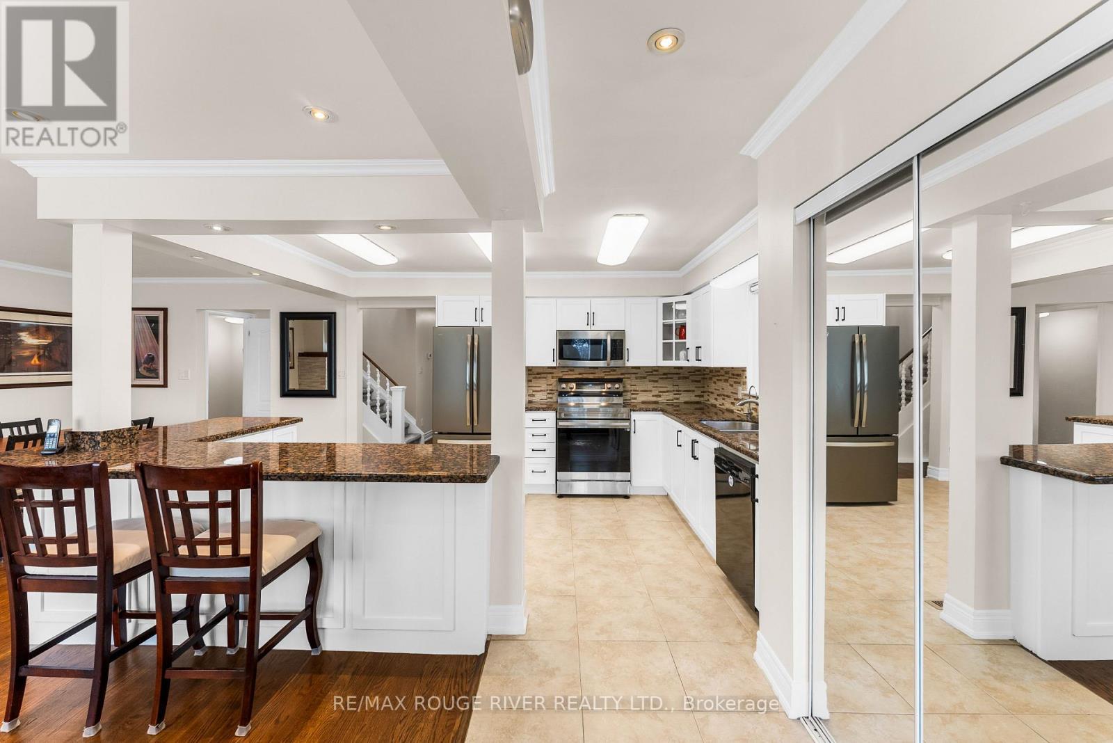 22 Tweedrock Crescent, Toronto (Morningside), Ontario  M1E 4L5 - Photo 6 - E12449595