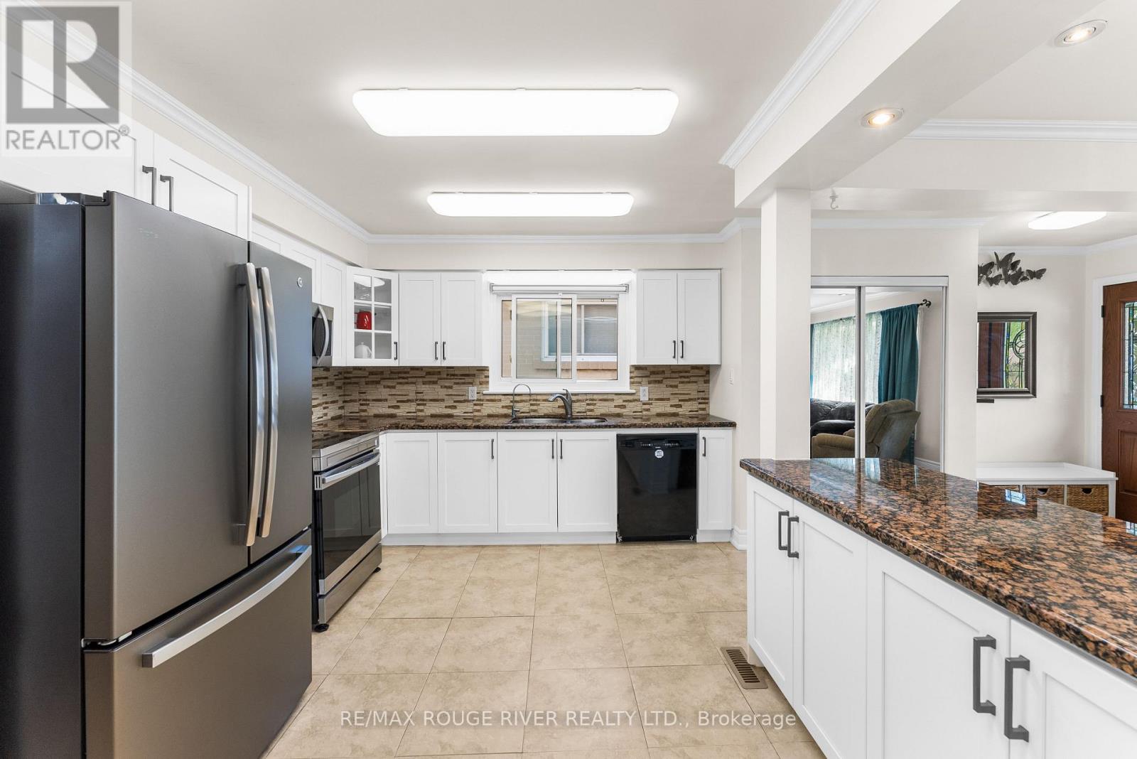 22 Tweedrock Crescent, Toronto (Morningside), Ontario  M1E 4L5 - Photo 7 - E12449595