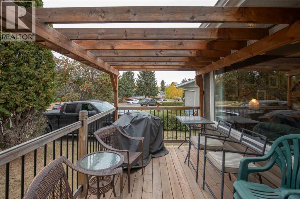 17 Fern Road, Red Deer, Alberta  T4N 4Z3 - Photo 4 - A2261549