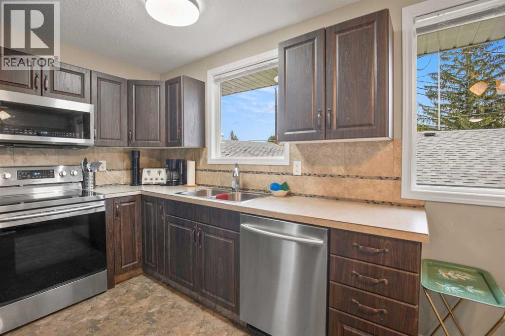 17 Fern Road, Red Deer, Alberta  T4N 4Z3 - Photo 10 - A2261549