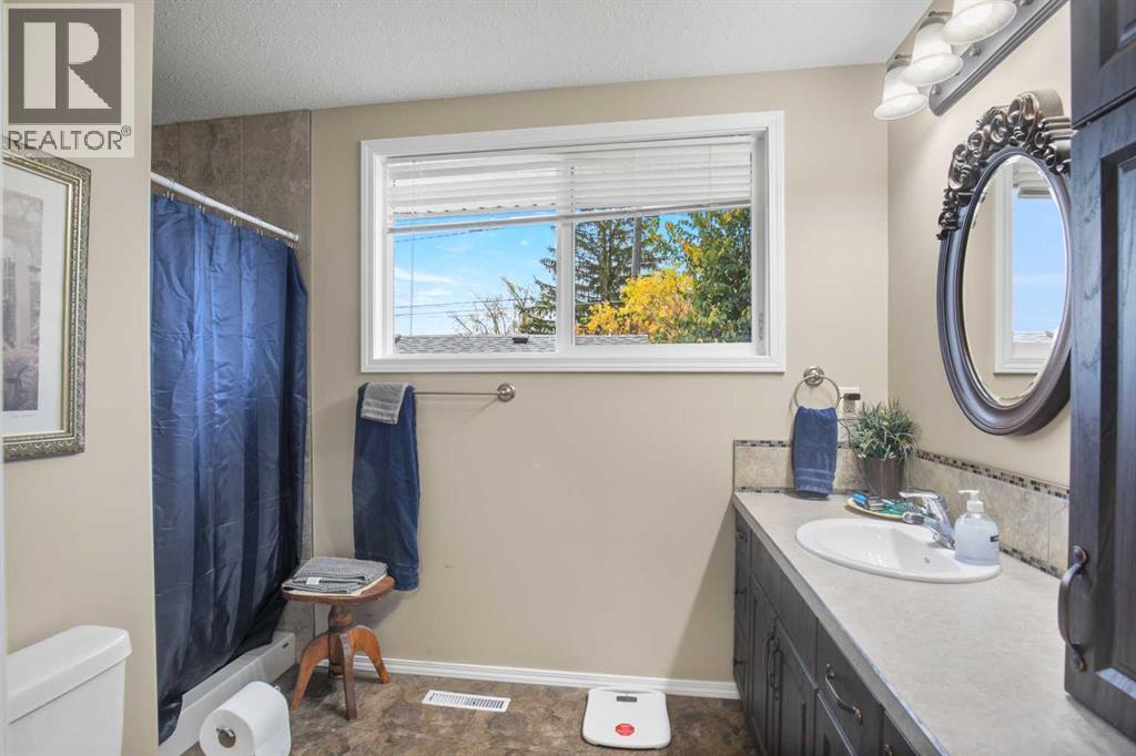 17 Fern Road, Red Deer, Alberta  T4N 4Z3 - Photo 14 - A2261549