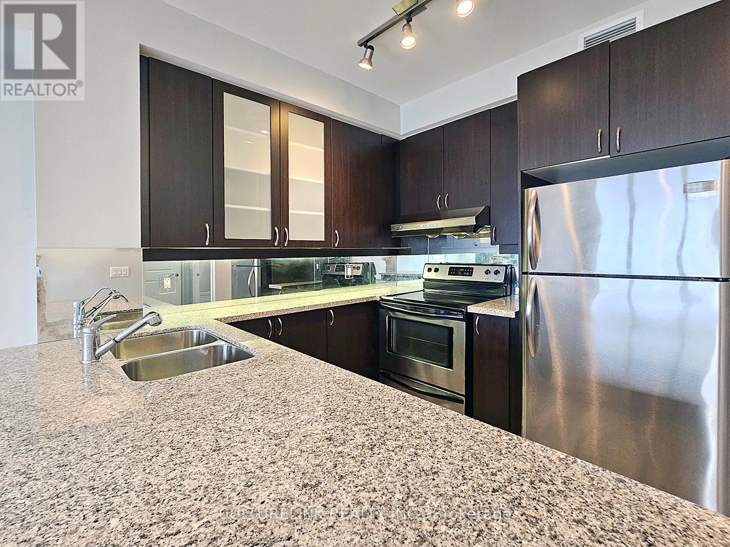 607 - 57 Upper Duke Crescent, Markham, Ontario  L6G 0B9 - Photo 5 - N12449131