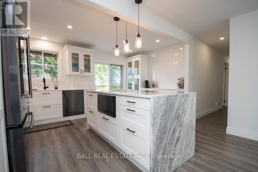 2546 Marsdale Drive, Peterborough (Ashburnham Ward 4), Ontario  K9L 1R4 - Photo 5 - X12449613