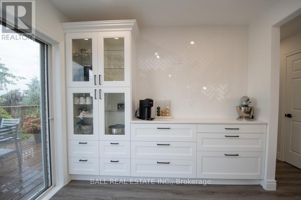 2546 Marsdale Drive, Peterborough (Ashburnham Ward 4), Ontario  K9L 1R4 - Photo 6 - X12449613