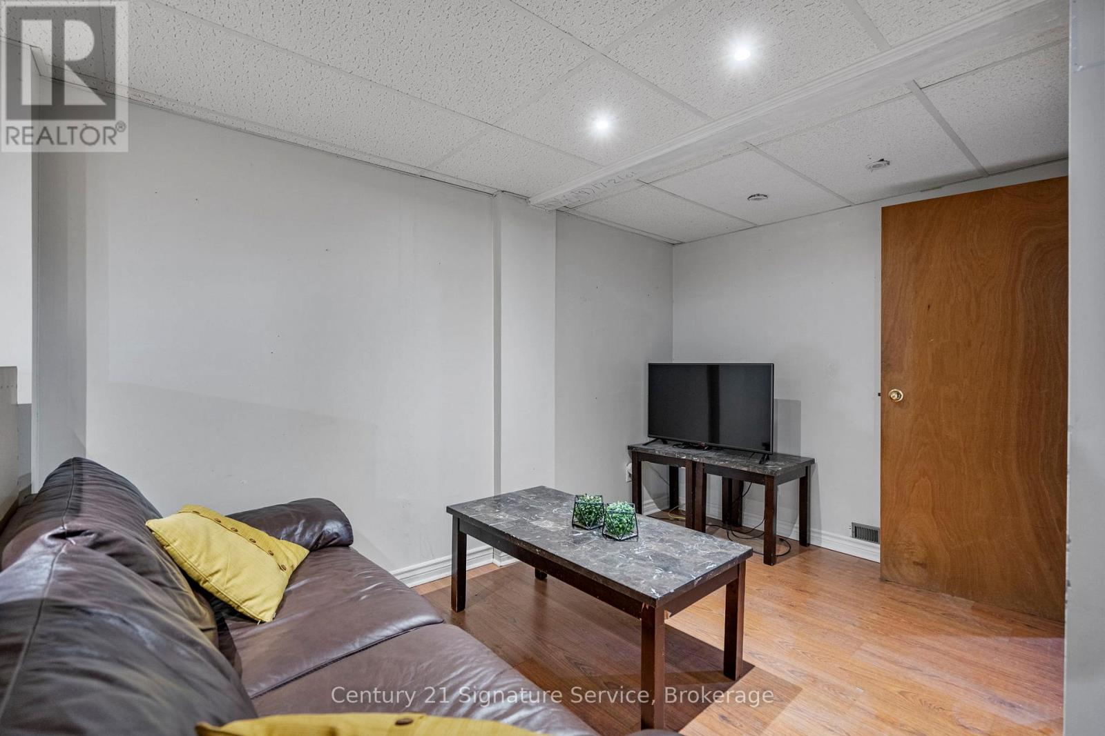 80 Dutch Crescent, Brampton, Ontario  L6Y 3X1 - Photo 18 - W12409033