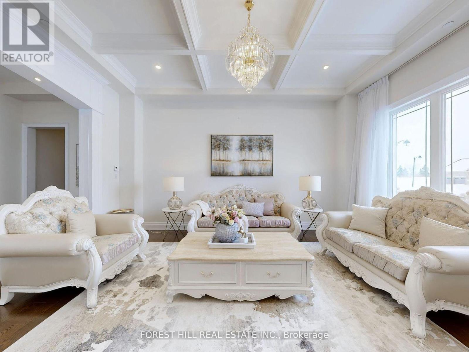 66 Sam Davis Court, Whitchurch-Stouffville, Ontario  L4A 4R4 - Photo 4 - N12449552