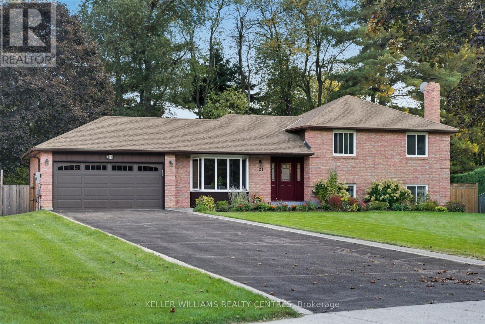 21 Valentini Avenue, East Gwillimbury (Holland Landing), Ontario  L9N 1H8 - Photo 1 - N12449577