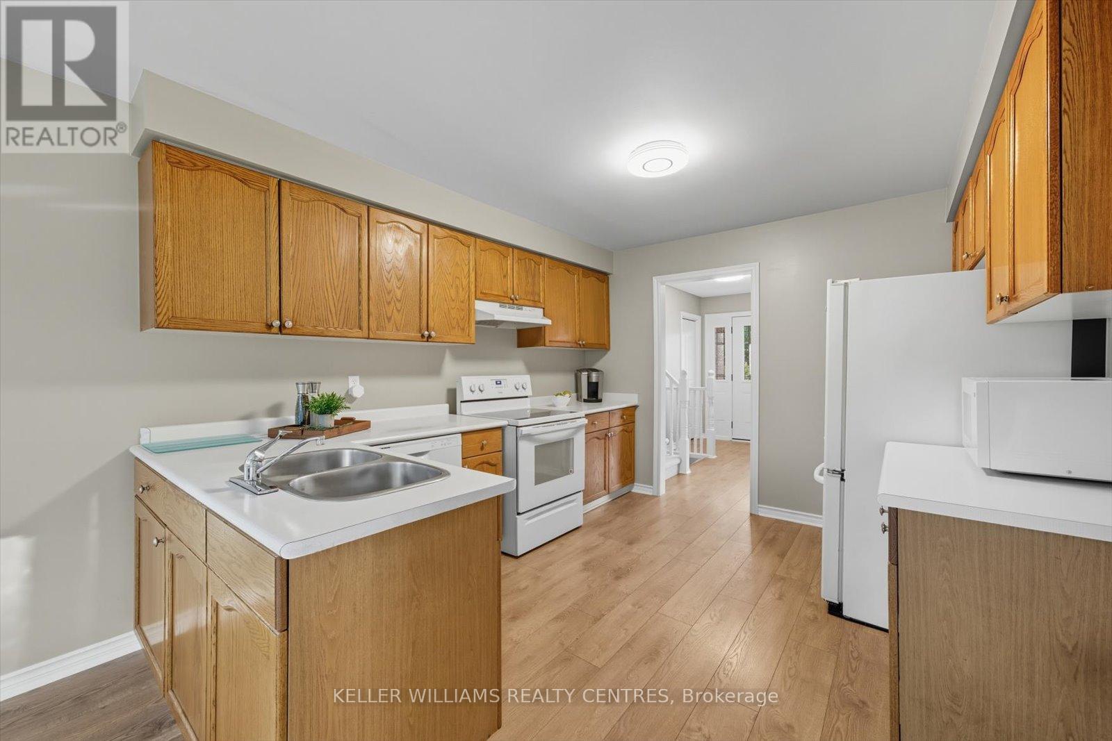 21 Valentini Avenue, East Gwillimbury (Holland Landing), Ontario  L9N 1H8 - Photo 13 - N12449577