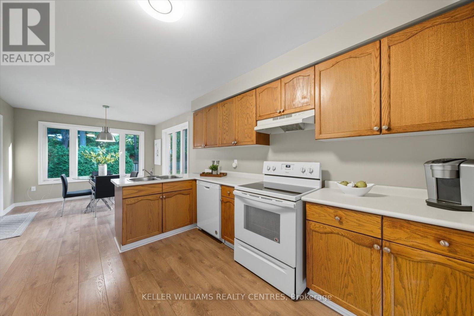 21 Valentini Avenue, East Gwillimbury (Holland Landing), Ontario  L9N 1H8 - Photo 14 - N12449577
