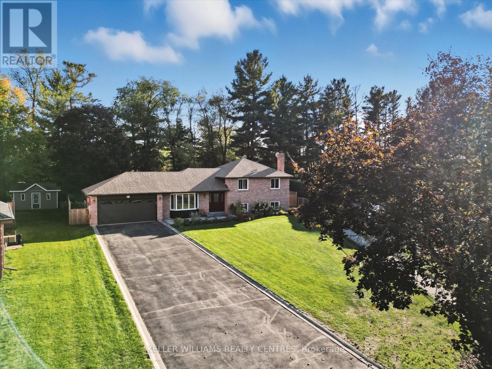 21 Valentini Avenue, East Gwillimbury (Holland Landing), Ontario  L9N 1H8 - Photo 2 - N12449577