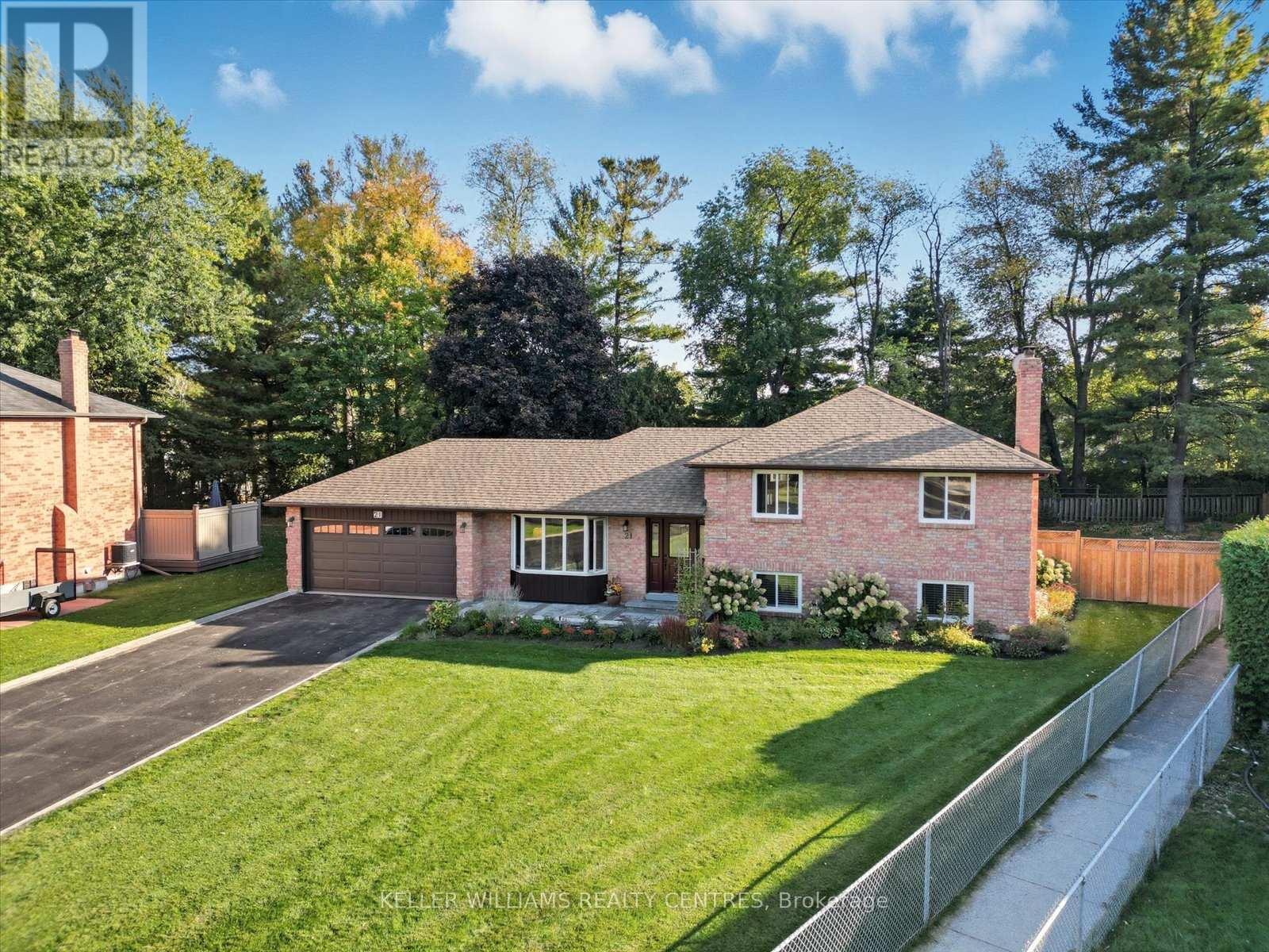 21 Valentini Avenue, East Gwillimbury (Holland Landing), Ontario  L9N 1H8 - Photo 3 - N12449577