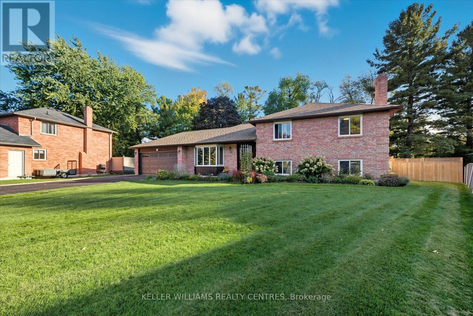 21 Valentini Avenue, East Gwillimbury (Holland Landing), Ontario  L9N 1H8 - Photo 4 - N12449577