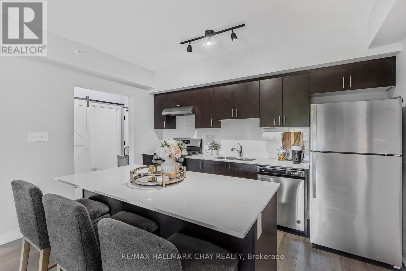 208 - 5 Chef Lane, Barrie, Ontario  L9J 0J8 - Photo 7 - S12449520