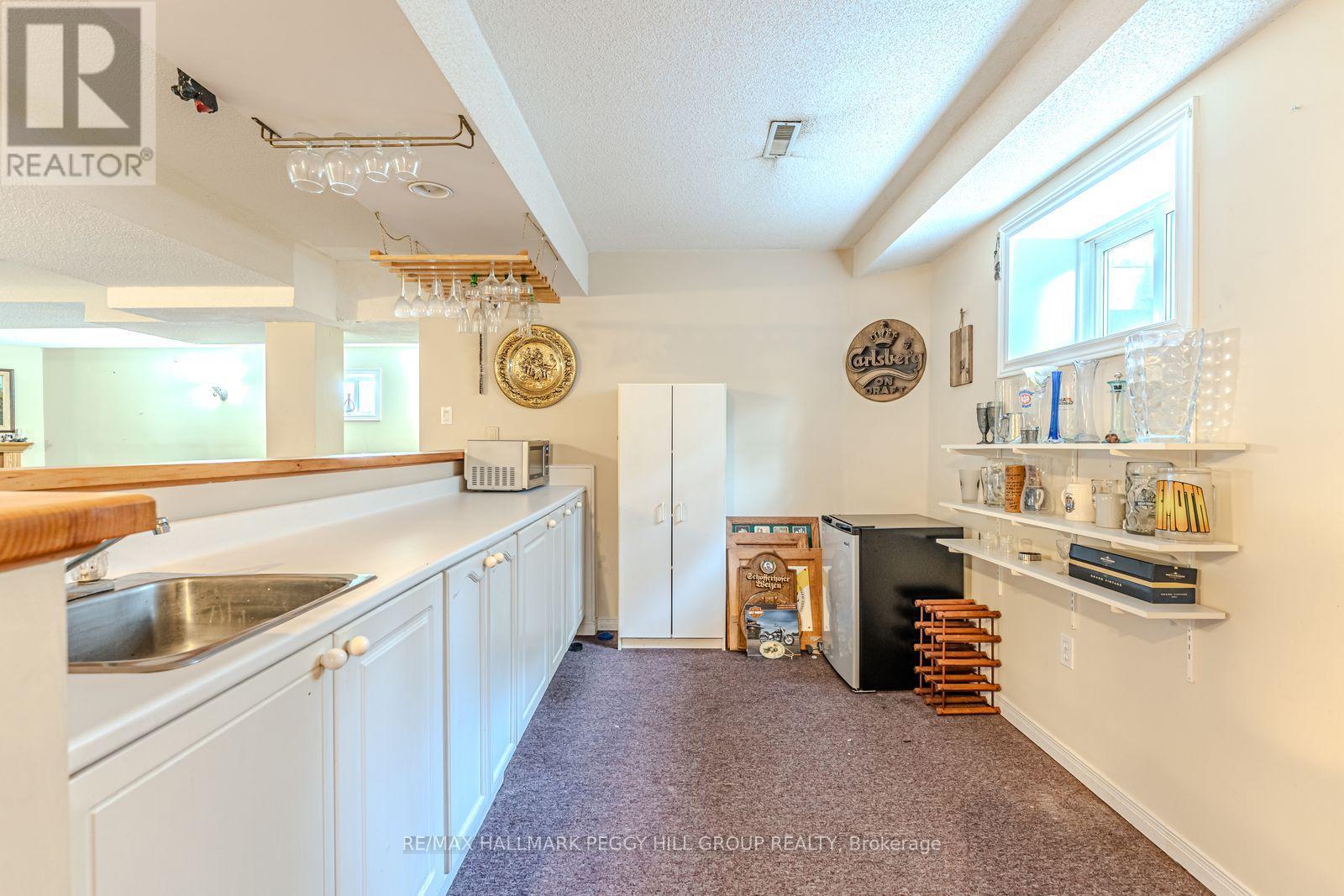 29 Silver Birch Avenue, Wasaga Beach, Ontario  L9Z 1B7 - Photo 15 - S12449539