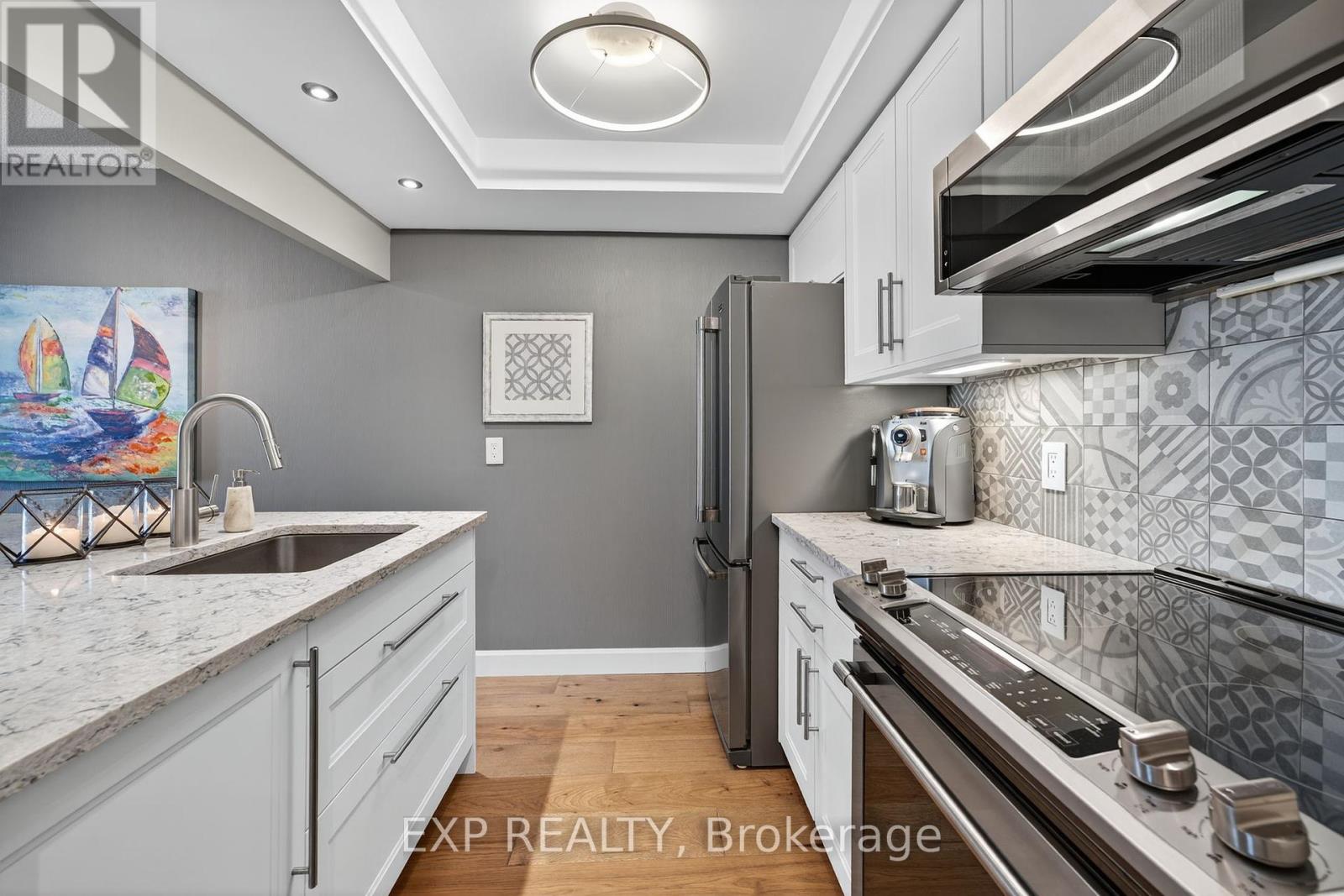 906 - 75 Ellen Street, Barrie (City Centre), Ontario  L4N 7R6 - Photo 10 - S12449557