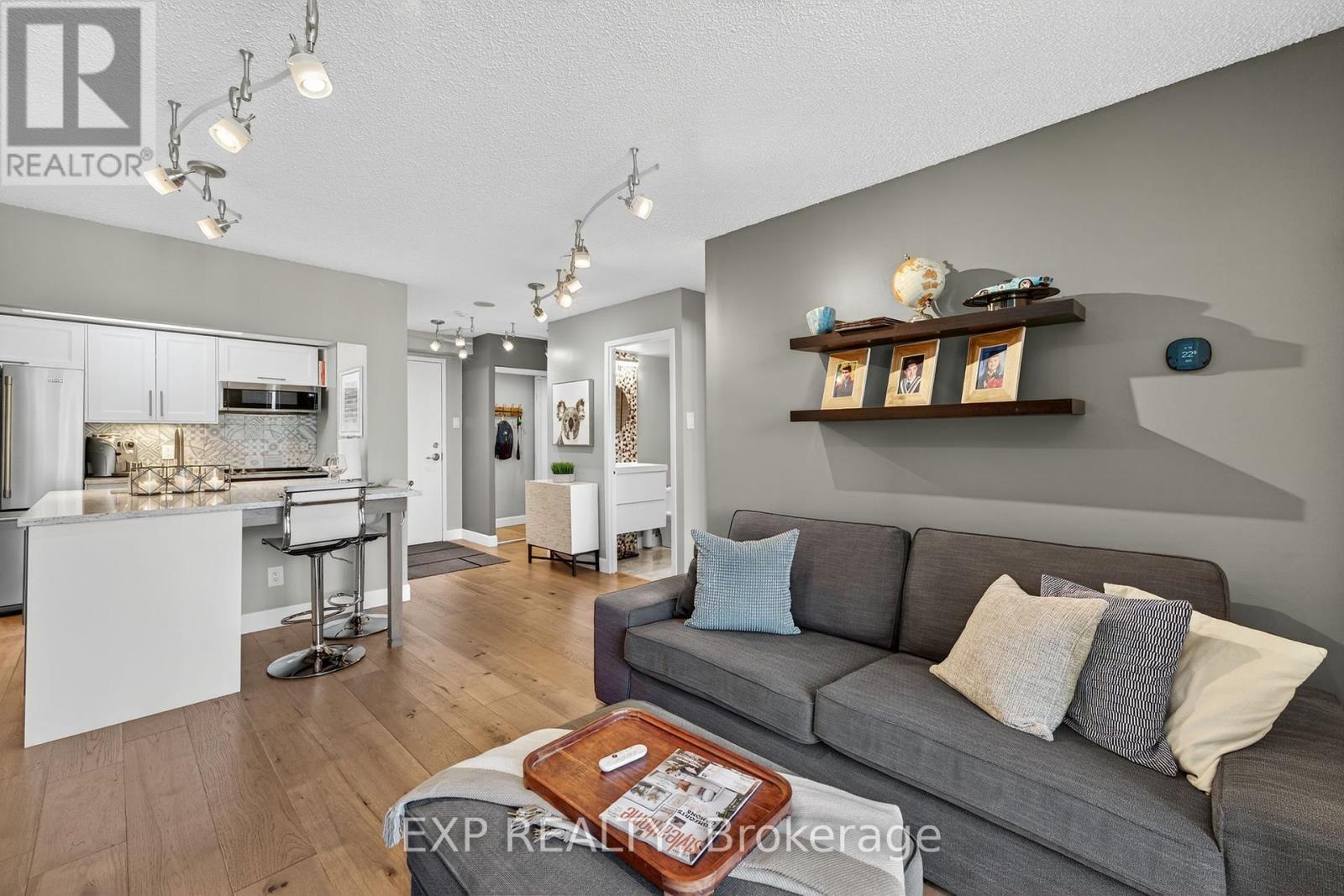 906 - 75 Ellen Street, Barrie (City Centre), Ontario  L4N 7R6 - Photo 15 - S12449557