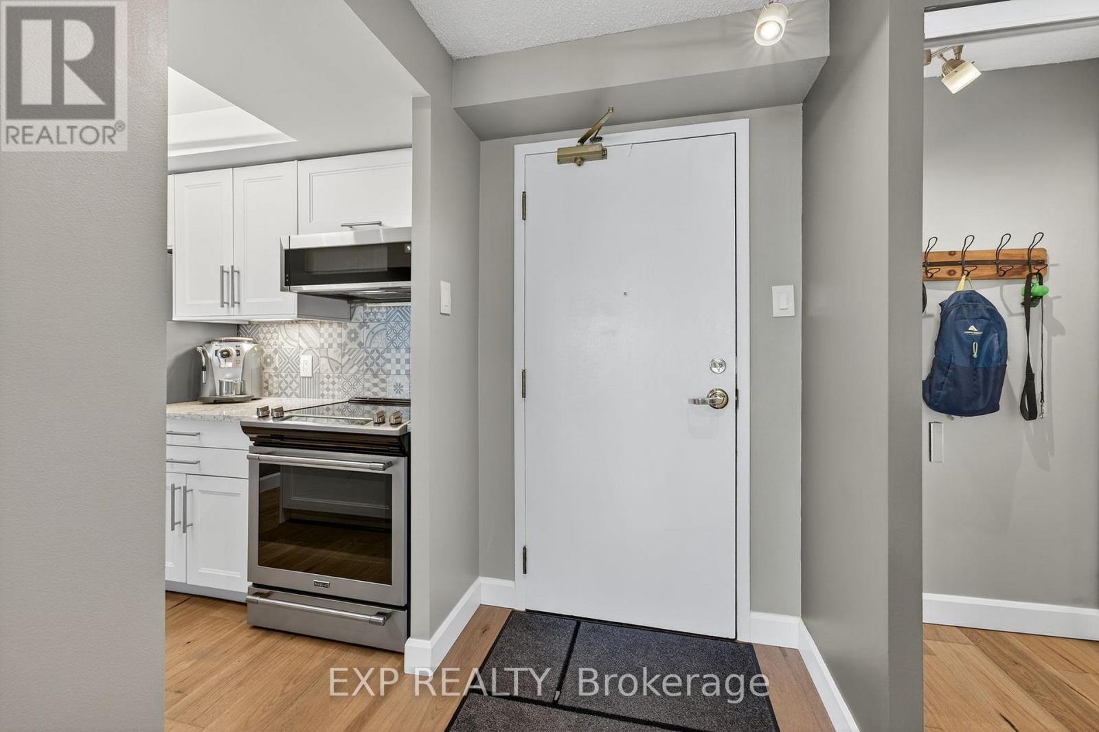 906 - 75 Ellen Street, Barrie (City Centre), Ontario  L4N 7R6 - Photo 9 - S12449557