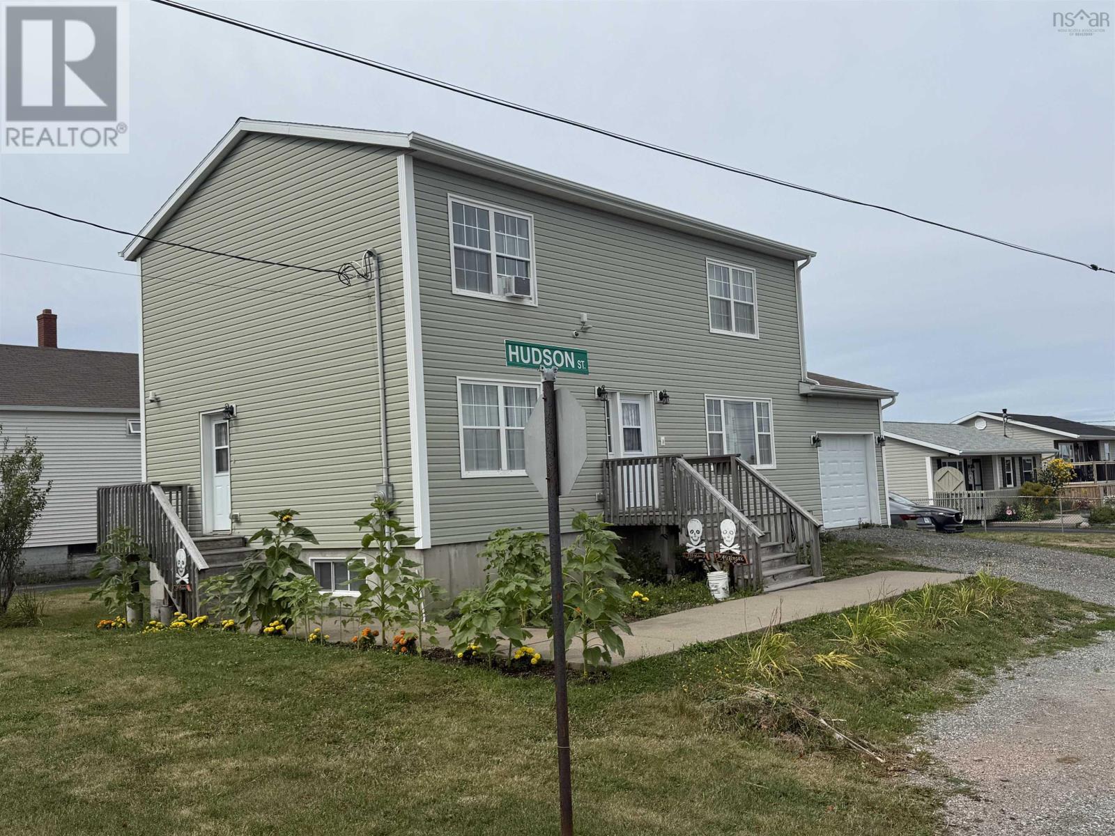 339 Hudson Street, New Waterford, Nova Scotia  B1E 3P7 - Photo 2 - 202521956