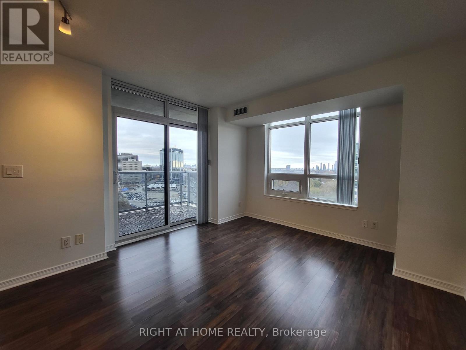 1403 - 3 Michael Power Place, Toronto, Ontario  M9A 0A2 - Photo 7 - W12449521