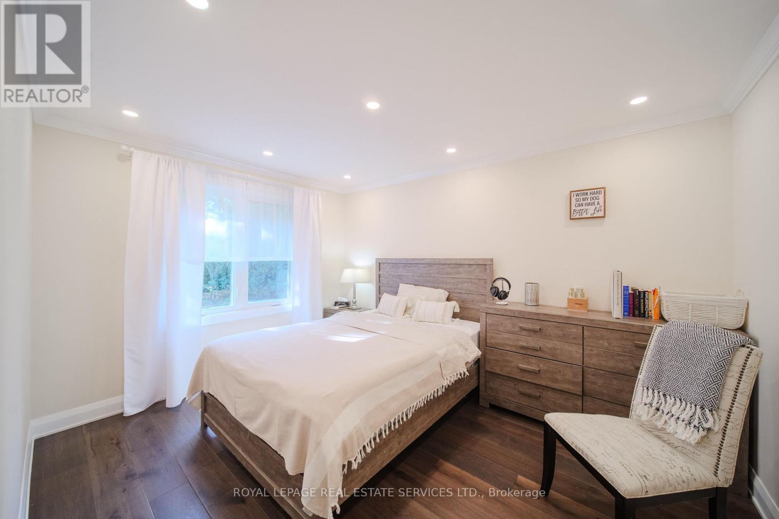 260 Oriole Court, Milton (Om Old Milton), Ontario  L9T 3R4 - Photo 16 - W12449541
