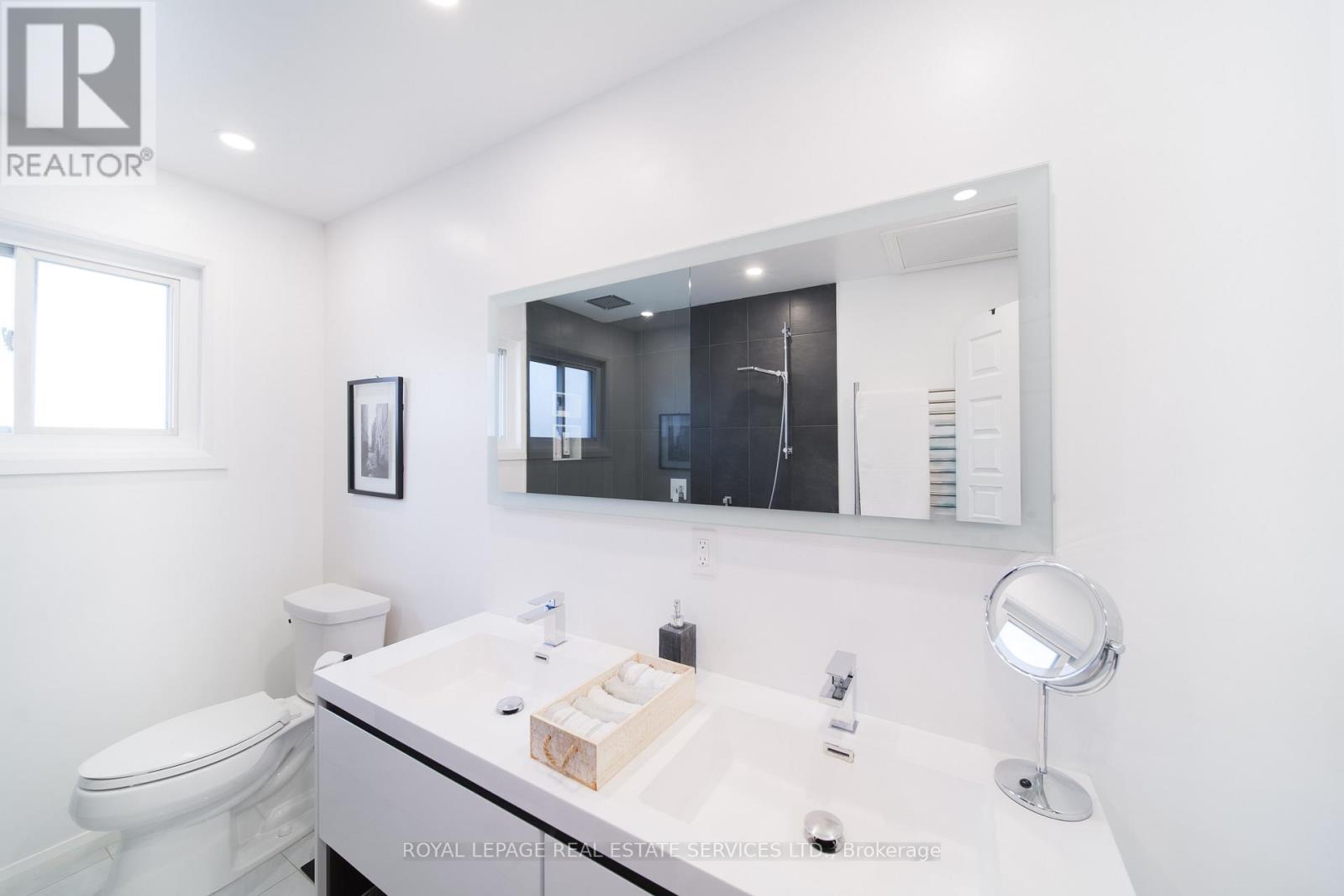 260 Oriole Court, Milton (Om Old Milton), Ontario  L9T 3R4 - Photo 27 - W12449541