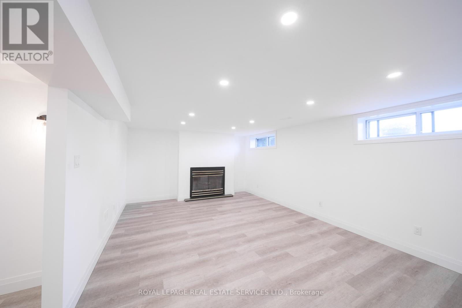 260 Oriole Court, Milton (Om Old Milton), Ontario  L9T 3R4 - Photo 31 - W12449541