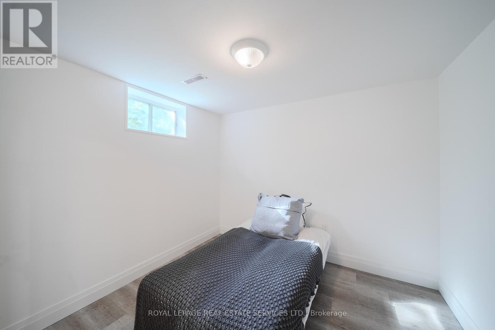 260 Oriole Court, Milton (Om Old Milton), Ontario  L9T 3R4 - Photo 33 - W12449541