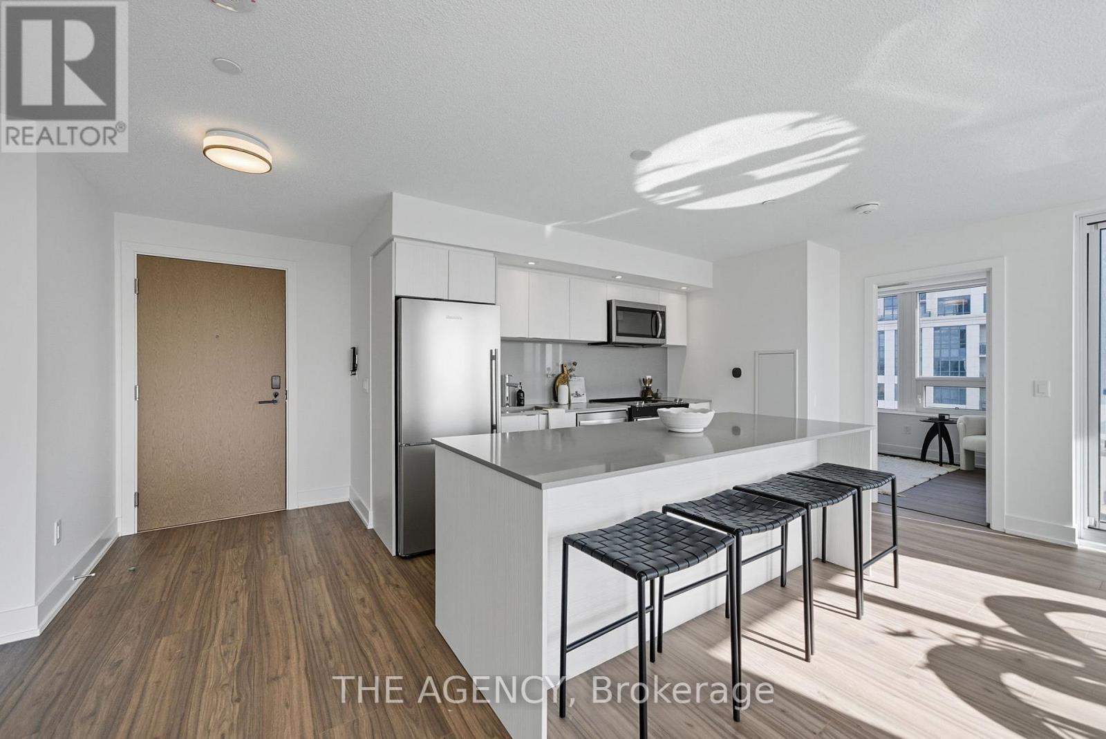 2402 - 10 Eva Road, Toronto (Etobicoke West Mall), Ontario  M9C 0B3 - Photo 4 - W12449550