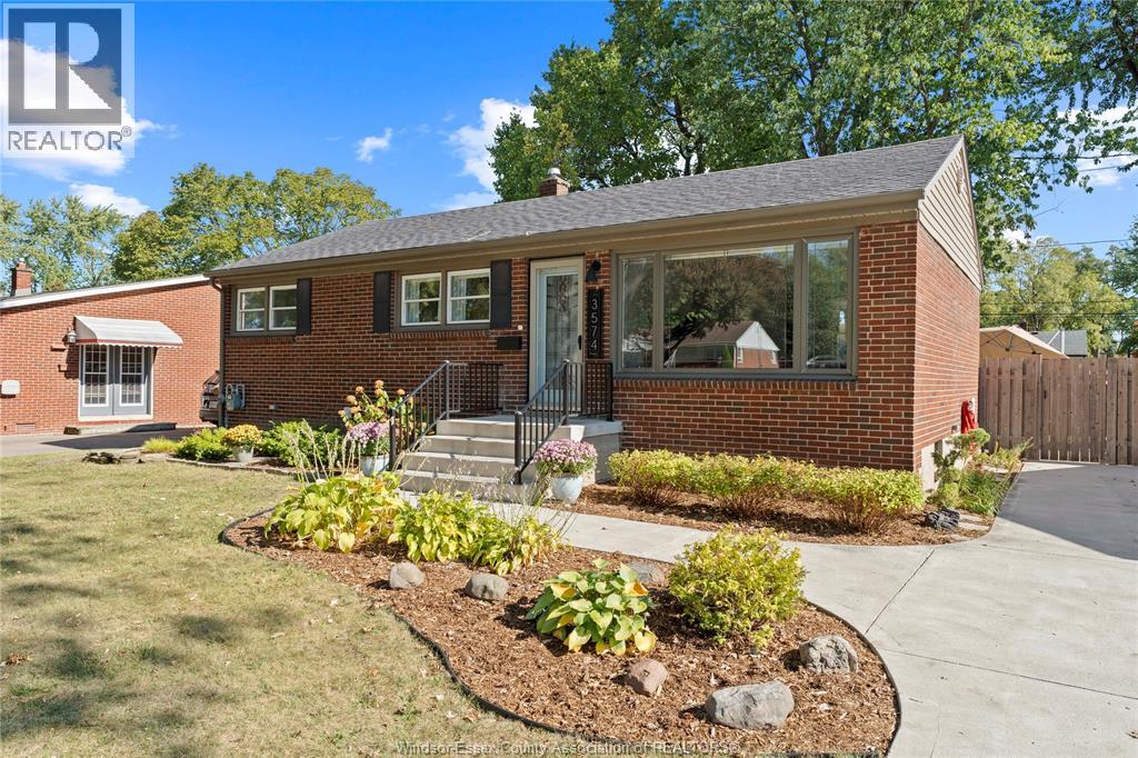 3574 Rockwell Boulevard, Windsor, Ontario  N9E 2A9 - Photo 1 - 25025535
