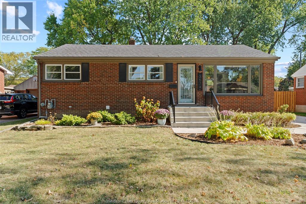 3574 Rockwell Boulevard, Windsor, Ontario  N9E 2A9 - Photo 2 - 25025535
