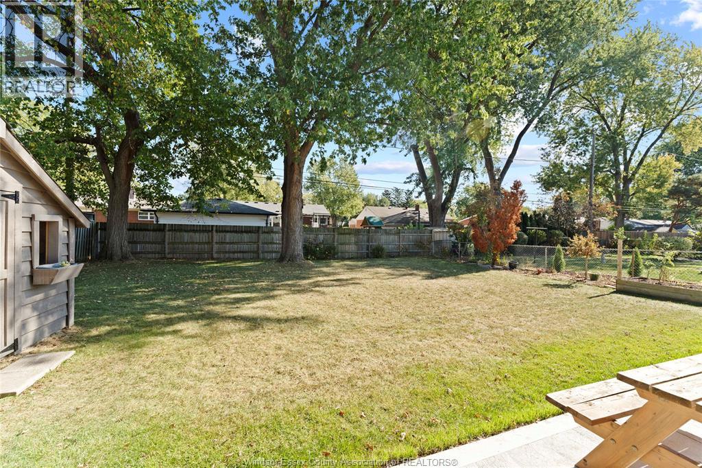 3574 Rockwell Boulevard, Windsor, Ontario  N9E 2A9 - Photo 33 - 25025535