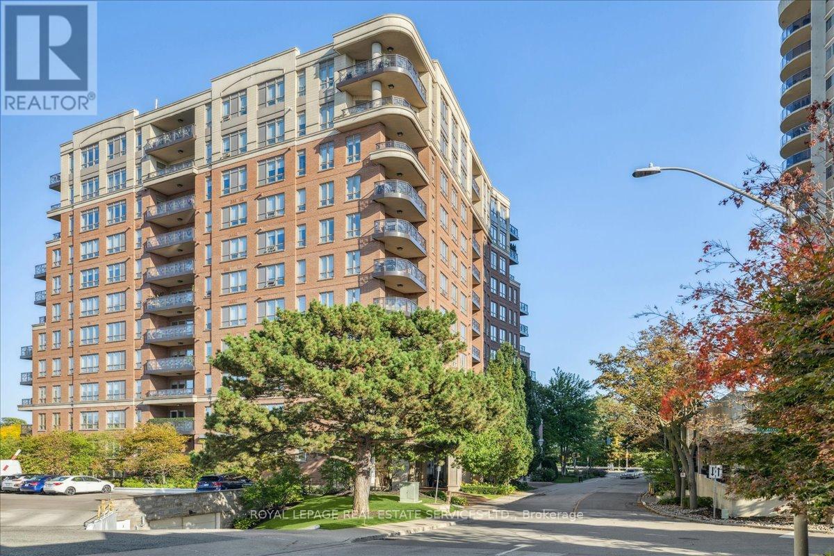 401 - 111 Forsythe Street, Oakville (Oo Old Oakville), Ontario  L6K 3J9 - Photo 5 - W12449559