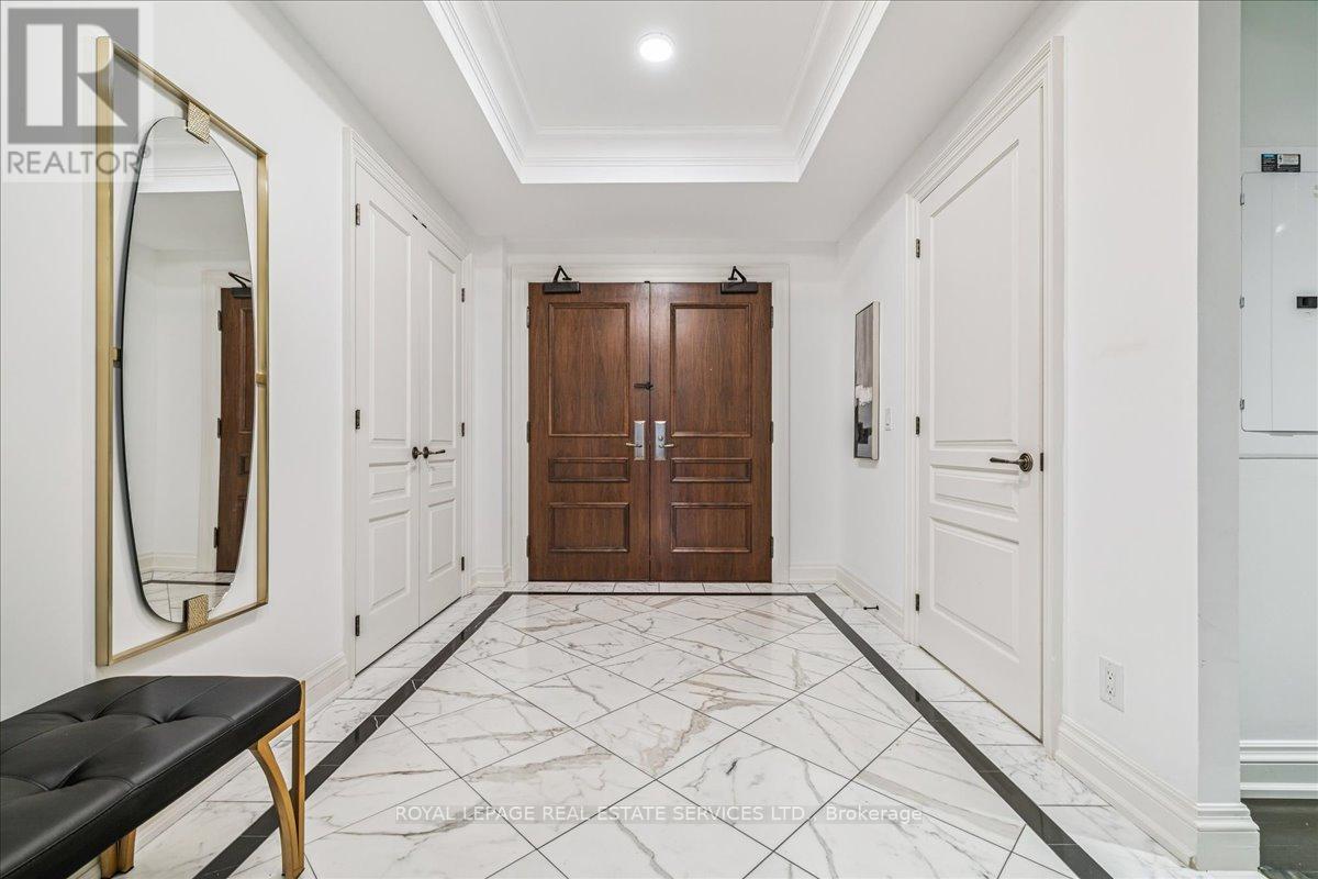 401 - 111 Forsythe Street, Oakville (Oo Old Oakville), Ontario  L6K 3J9 - Photo 8 - W12449559