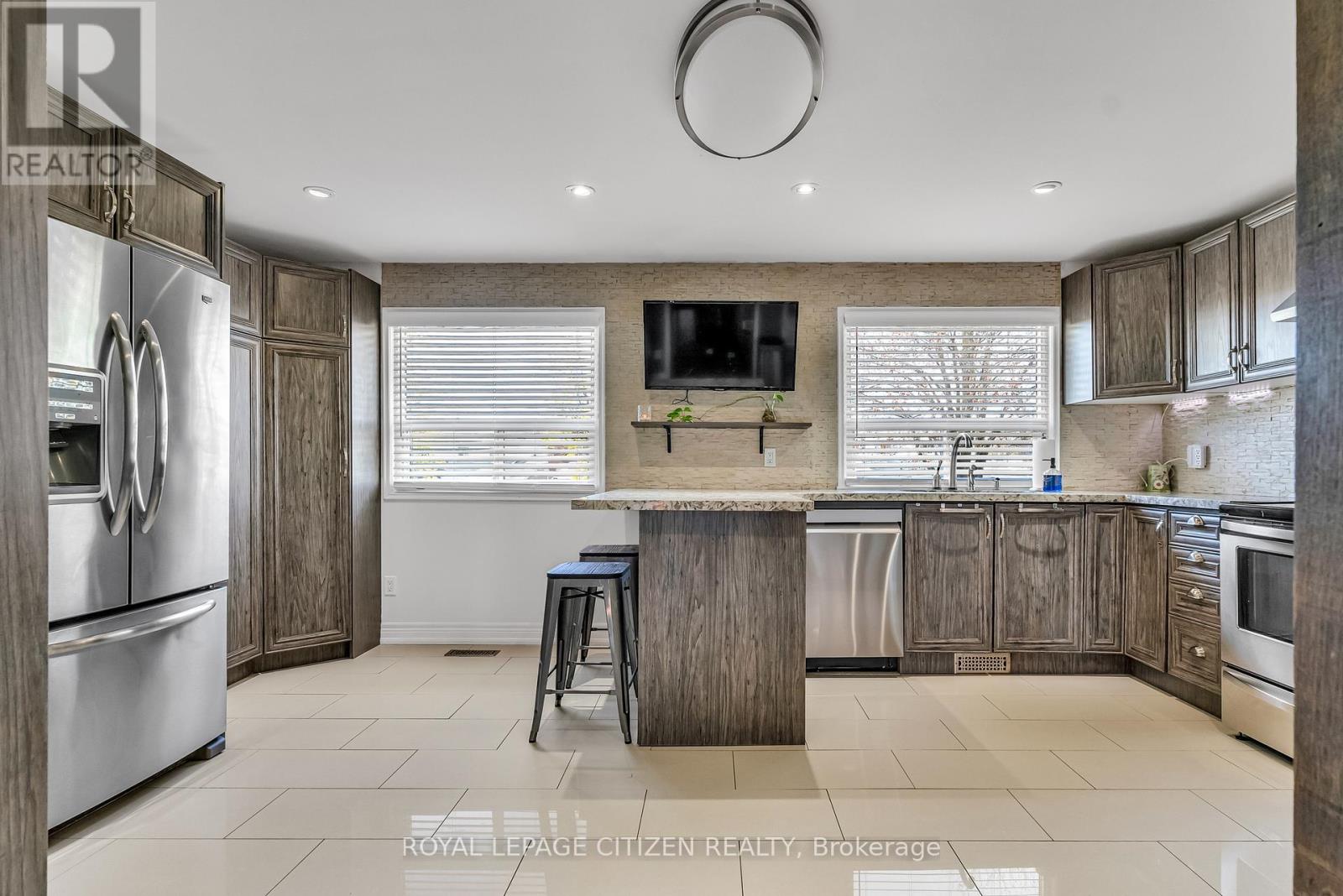 7567 Wildfern Drive, Mississauga (Malton), Ontario  L4T 3P7 - Photo 14 - W12449566