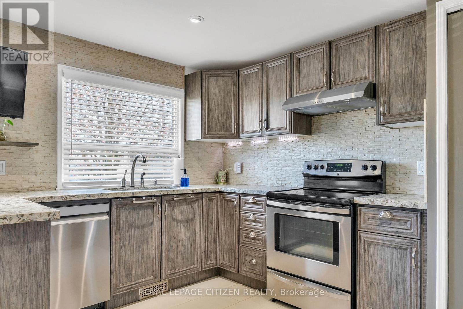 7567 Wildfern Drive, Mississauga (Malton), Ontario  L4T 3P7 - Photo 15 - W12449566