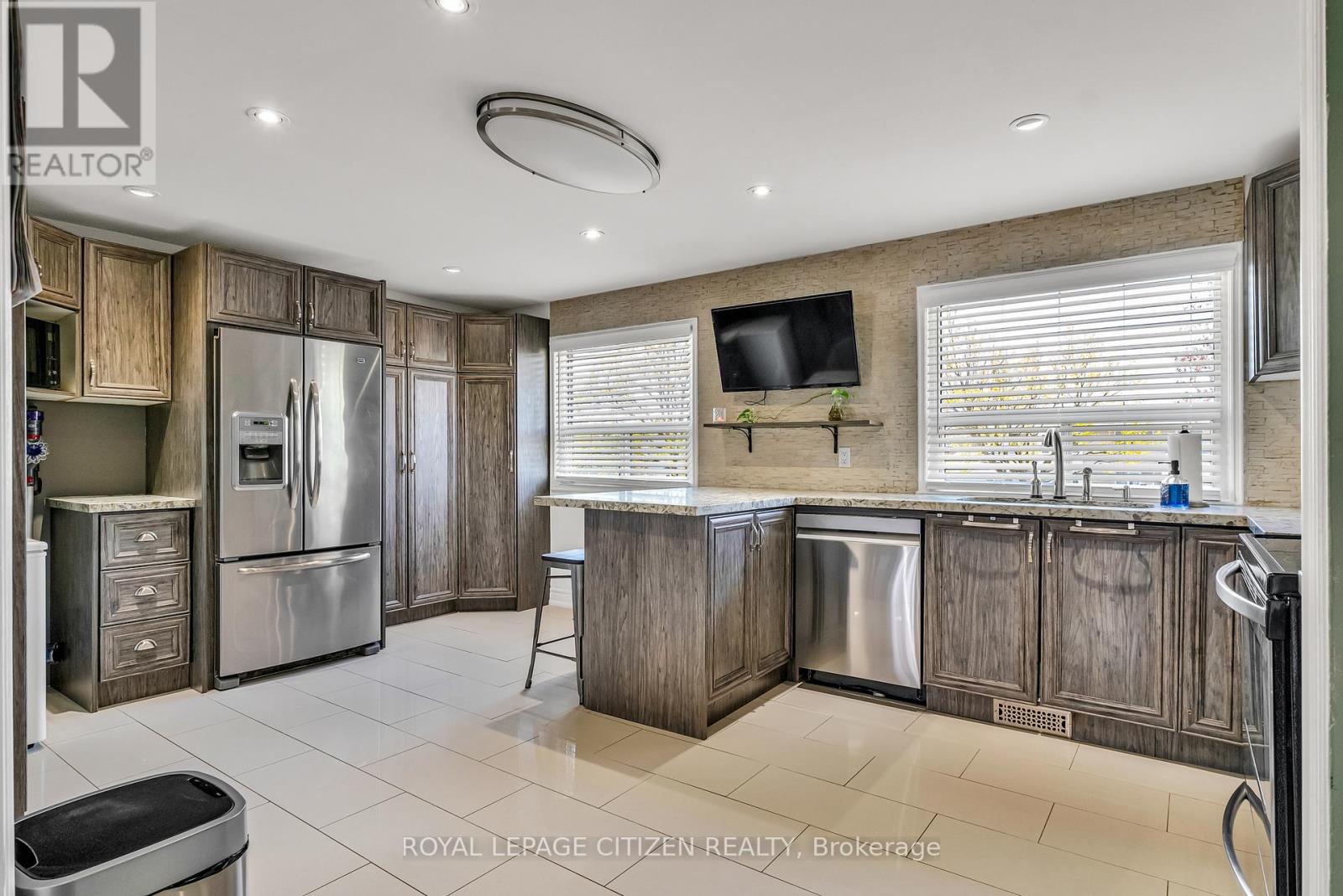 7567 Wildfern Drive, Mississauga (Malton), Ontario  L4T 3P7 - Photo 17 - W12449566
