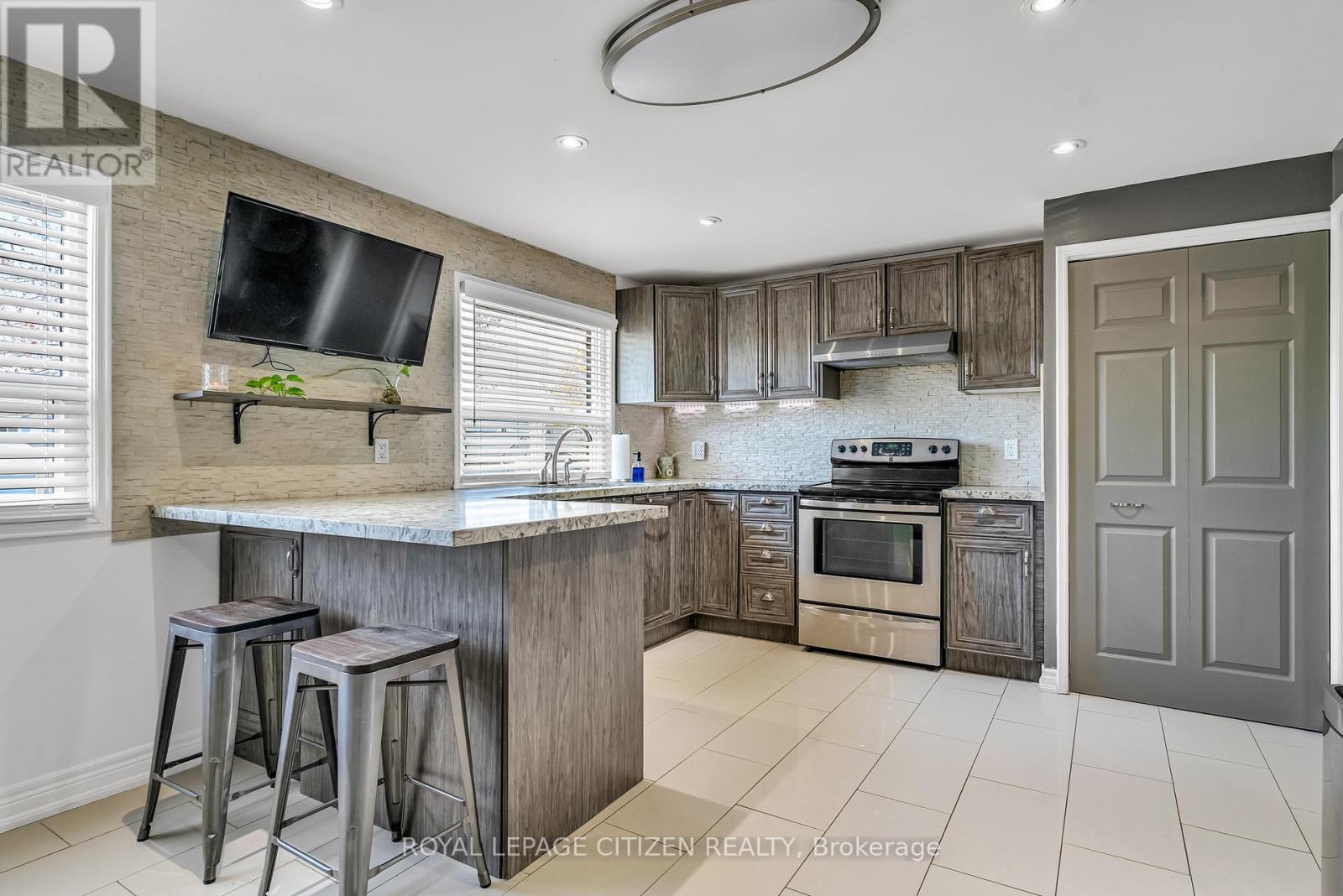 7567 Wildfern Drive, Mississauga (Malton), Ontario  L4T 3P7 - Photo 19 - W12449566